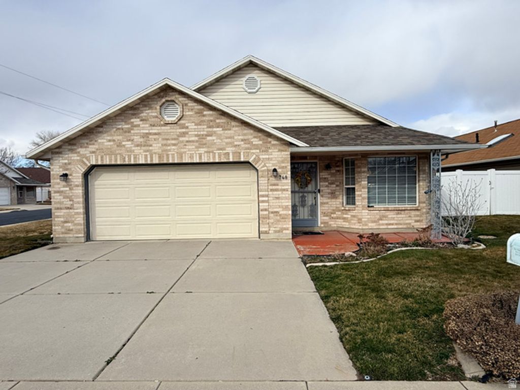 748 W 4075 S, Riverdale, UT 84405