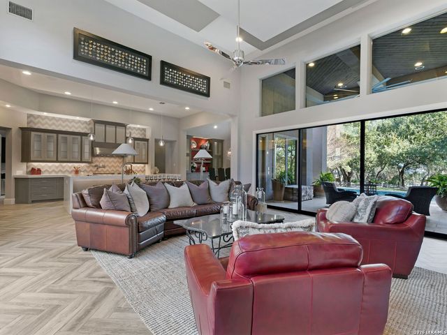 3915 El Chamizal, San Antonio, TX 78261