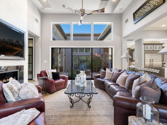 3915 El Chamizal, San Antonio, TX 78261