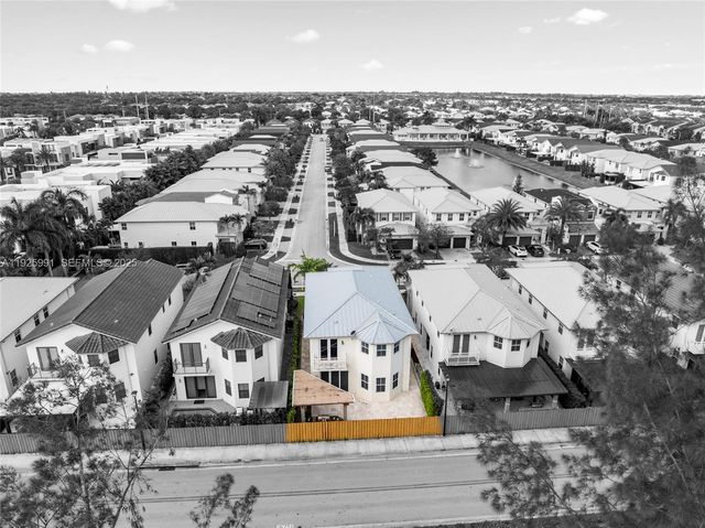 6933 NW 104th Ct, Doral, FL 33178