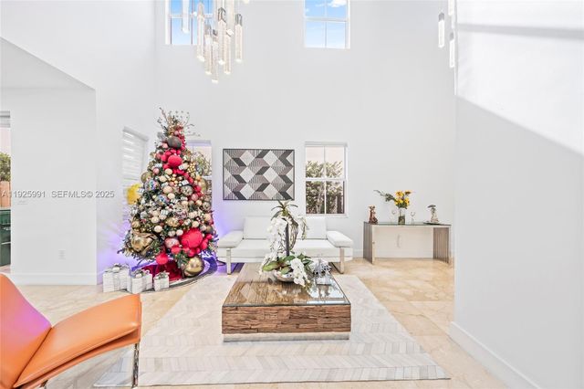 6933 NW 104th Ct, Doral, FL 33178