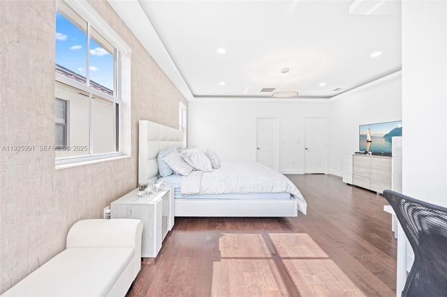 6933 NW 104th Ct, Doral, FL 33178