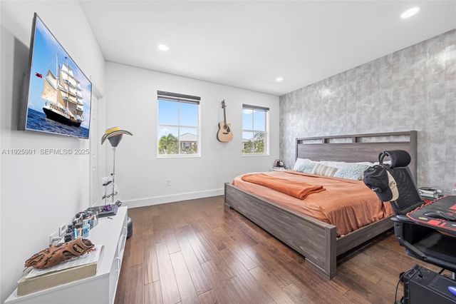 6933 NW 104th Ct, Doral, FL 33178