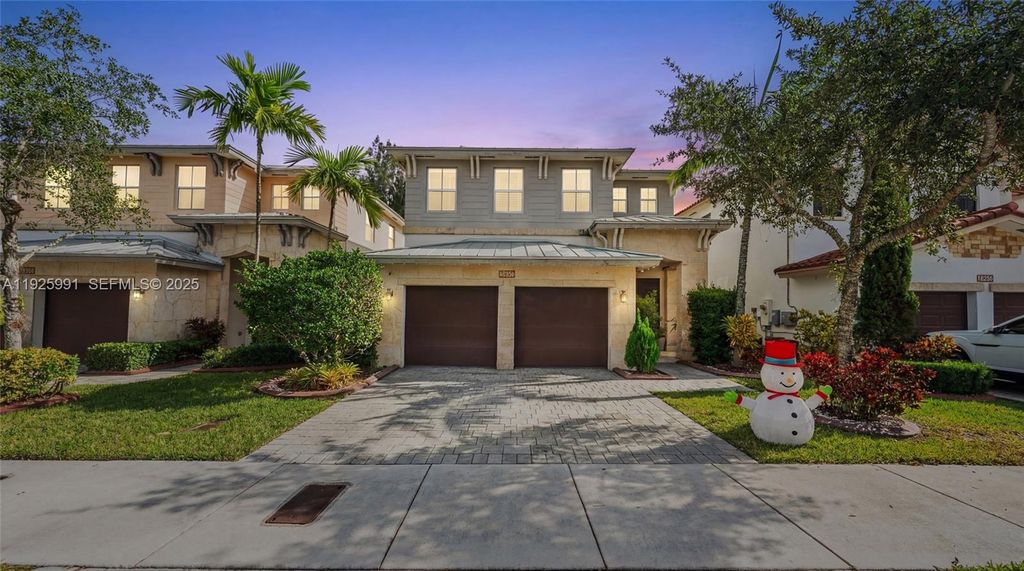 6933 NW 104th Ct, Doral, FL 33178