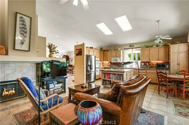 40465 Via Camposeco, Murrieta, CA 92562