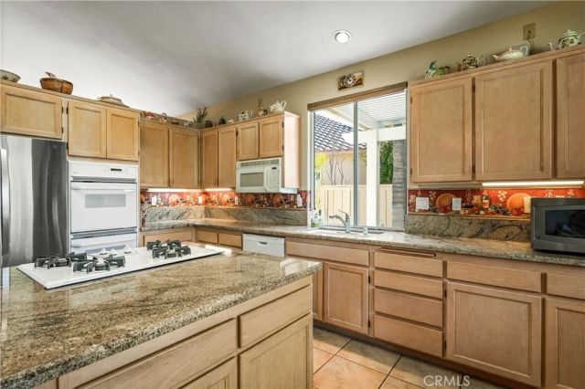 40465 Via Camposeco, Murrieta, CA 92562