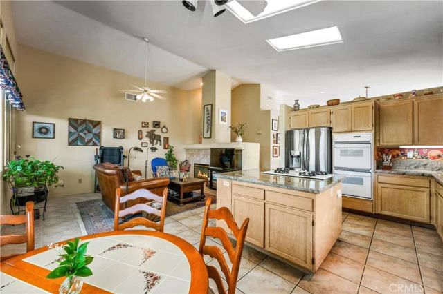 40465 Via Camposeco, Murrieta, CA 92562