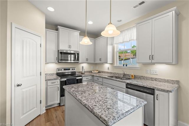 1934 Kippen Drive, Kernersville, NC 27284