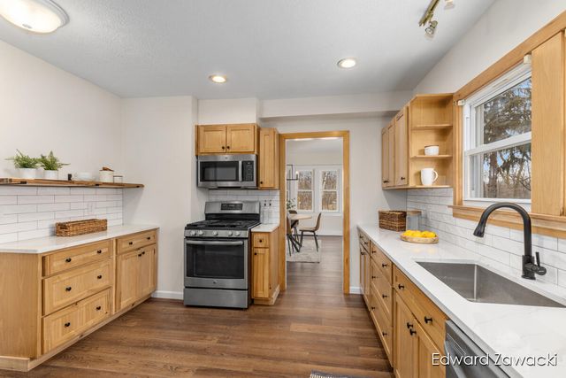 6914 Young Avenue Ne, Cannon Twp, MI 49341