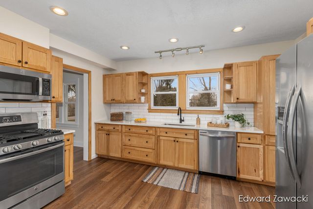 6914 Young Avenue Ne, Cannon Twp, MI 49341