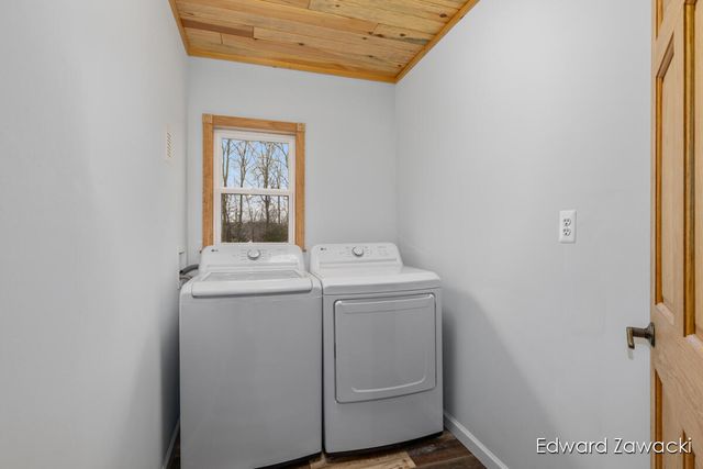 6914 Young Avenue Ne, Cannon Twp, MI 49341