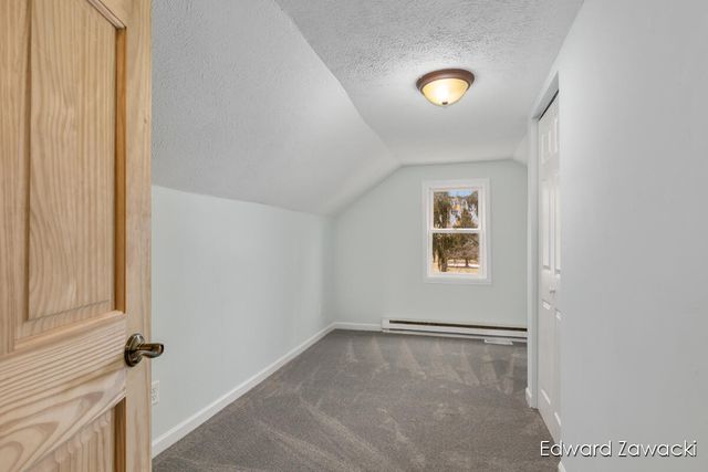 6914 Young Avenue Ne, Cannon Twp, MI 49341