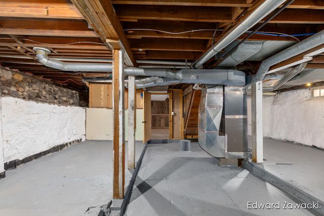 6914 Young Avenue Ne, Cannon Twp, MI 49341