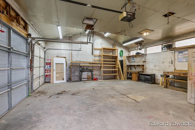 6914 Young Avenue Ne, Cannon Twp, MI 49341