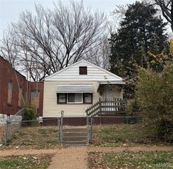 5945 Theodore Avenue, St Louis, MO 63136