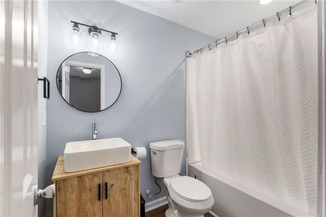 1040 Liberty NW Parkway, Atlanta, GA 30318