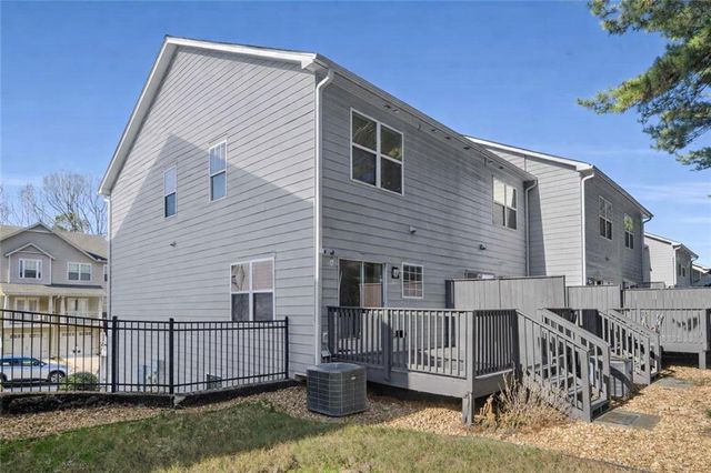 1040 Liberty NW Parkway, Atlanta, GA 30318