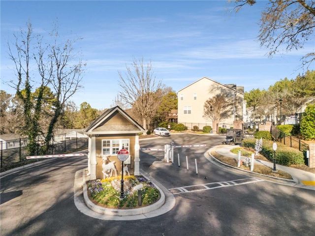 1040 Liberty NW Parkway, Atlanta, GA 30318