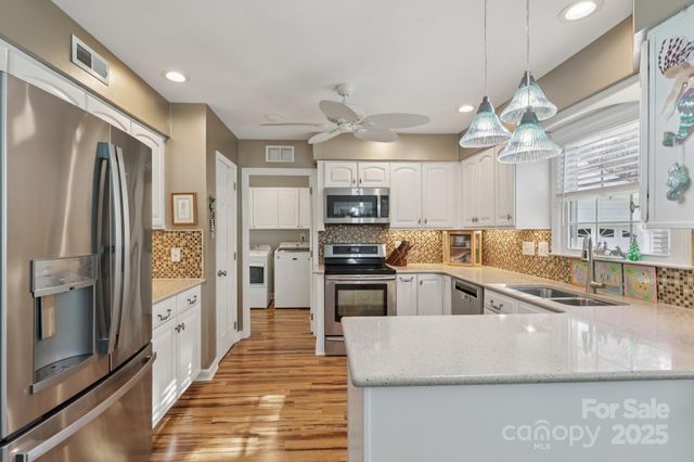 5721 Carmel Station Avenue, Charlotte, NC 28226