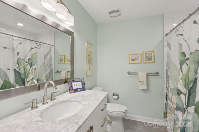 5721 Carmel Station Avenue, Charlotte, NC 28226