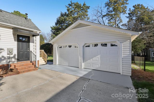 5721 Carmel Station Avenue, Charlotte, NC 28226