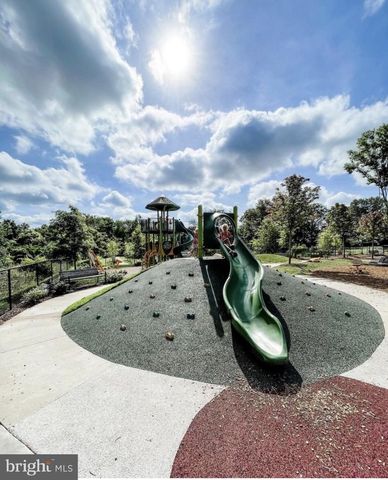 4316 EAST-WEST HWY, University Park, MD 20782