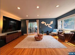 8 Carroll Place 8, Weehawken, NJ 07086