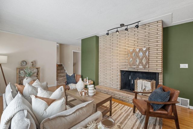 8806 Minnetonka Boulevard, Saint Louis Park, MN 55426