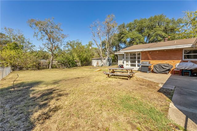 520 Helena Street, Bryan, TX 77801