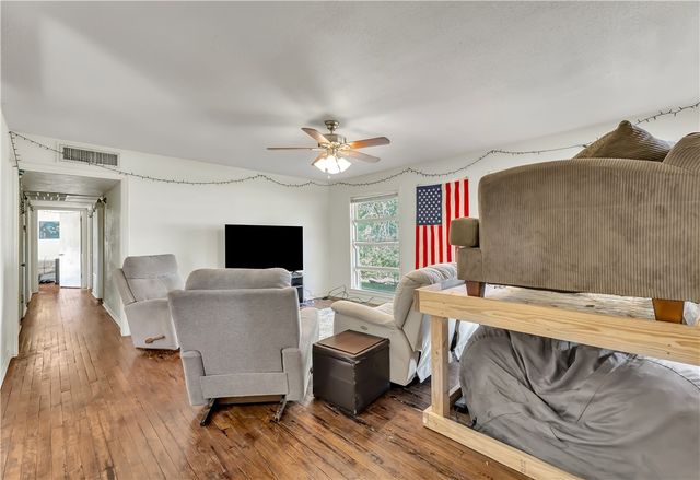 520 Helena Street, Bryan, TX 77801