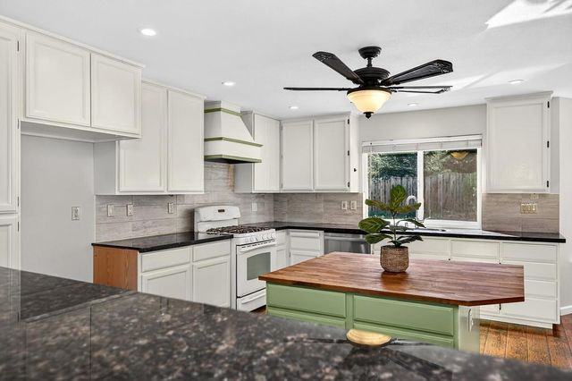 2836 Clemson Dr, Cameron Park, CA 95682