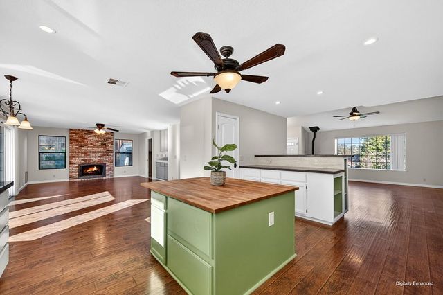 2836 Clemson Dr, Cameron Park, CA 95682