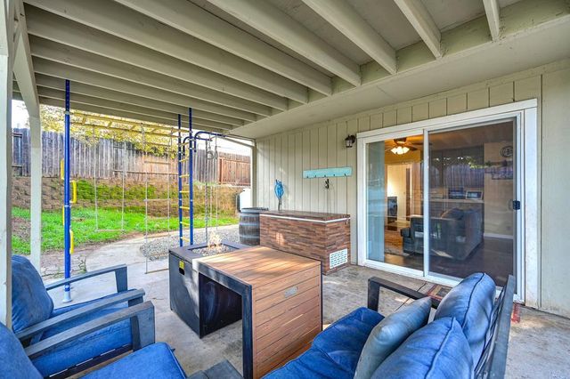 2836 Clemson Dr, Cameron Park, CA 95682