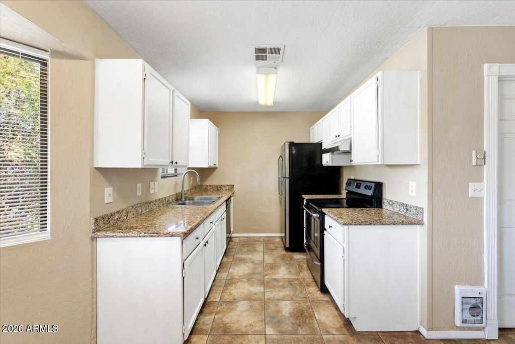 Image 10 of property listing at 4253 E MISSION Lane, Cottonwood, AZ 86326