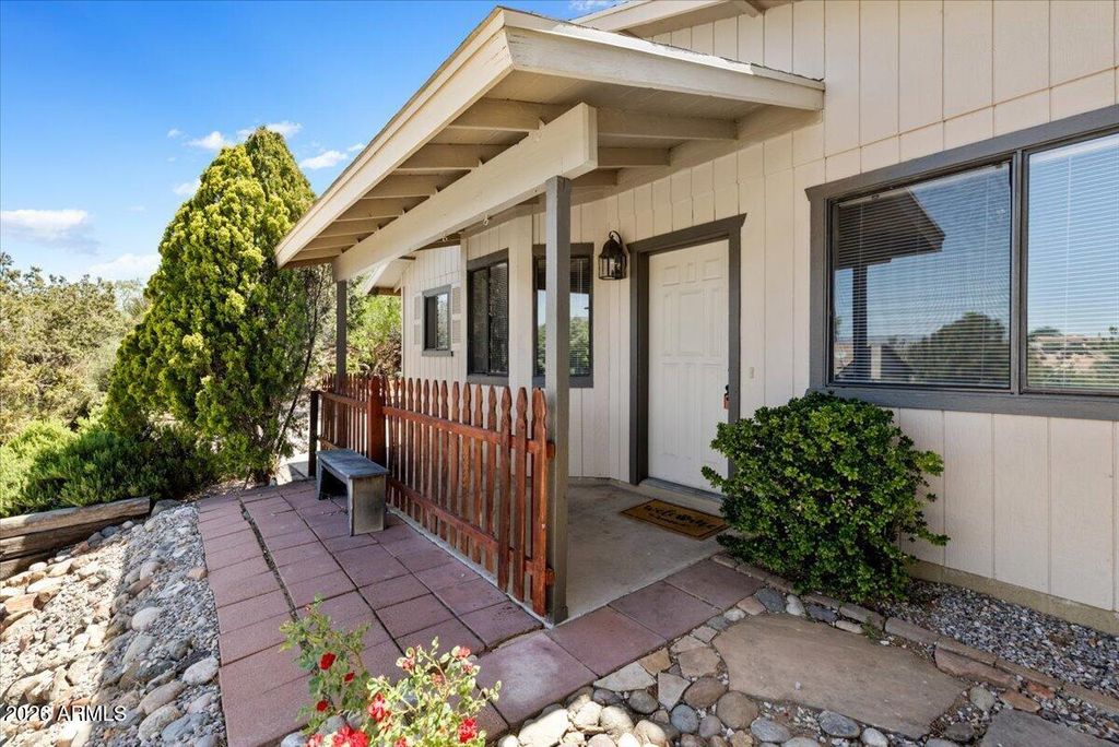Image 4 of property listing at 4253 E MISSION Lane, Cottonwood, AZ 86326