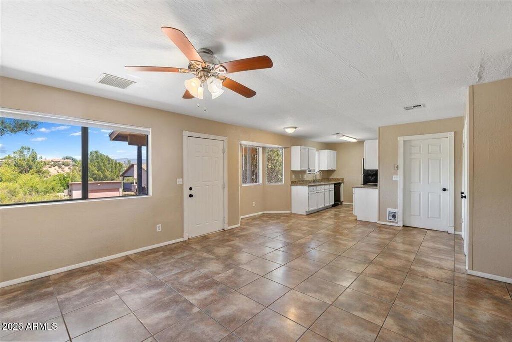 Image 5 of property listing at 4253 E MISSION Lane, Cottonwood, AZ 86326