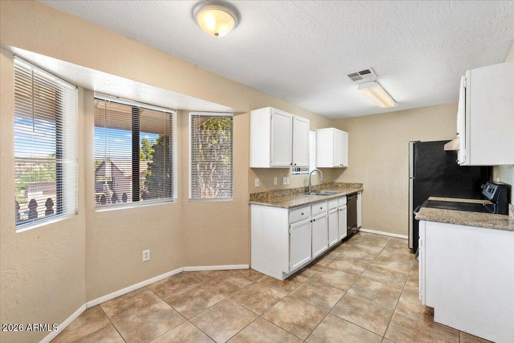 Image 9 of property listing at 4253 E MISSION Lane, Cottonwood, AZ 86326