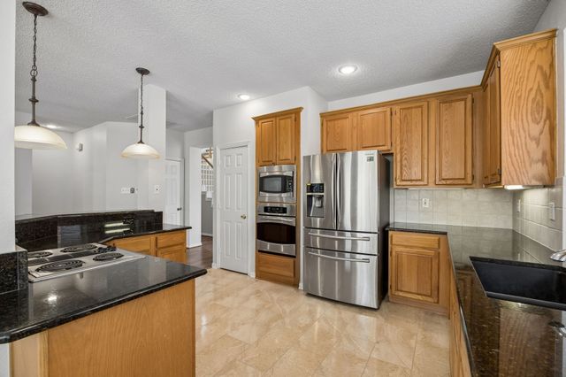 2623 Garden Ridge Lane, Arlington, TX 76006