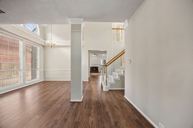 2623 Garden Ridge Lane, Arlington, TX 76006