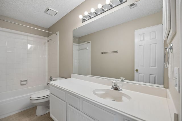 2623 Garden Ridge Lane, Arlington, TX 76006