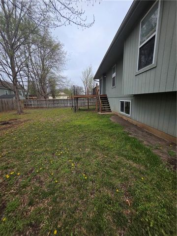 21793 S Lincoln Terrace, Spring Hill, KS 66083