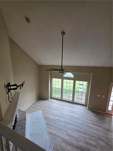 21793 S Lincoln Terrace, Spring Hill, KS 66083