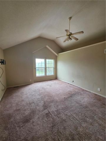 21793 S Lincoln Terrace, Spring Hill, KS 66083