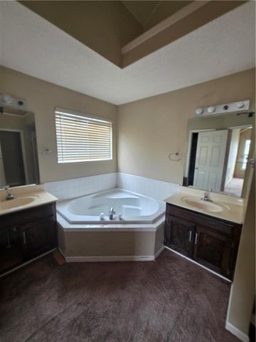 21793 S Lincoln Terrace, Spring Hill, KS 66083