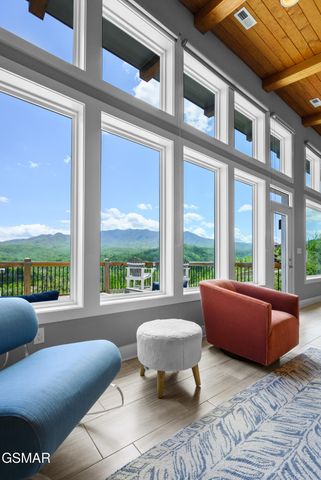732 Beanstalk Road, Gatlinburg, TN 37738