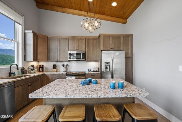 732 Beanstalk Road, Gatlinburg, TN 37738