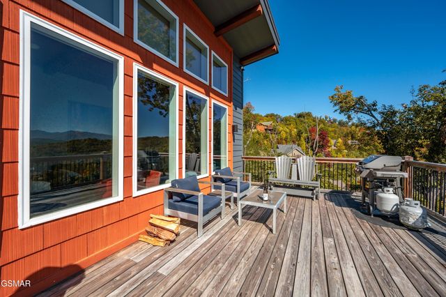 732 Beanstalk Road, Gatlinburg, TN 37738