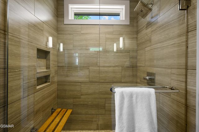 732 Beanstalk Road, Gatlinburg, TN 37738