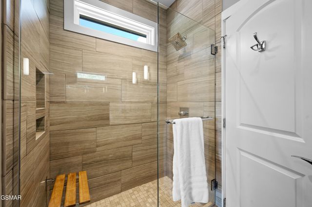 732 Beanstalk Road, Gatlinburg, TN 37738