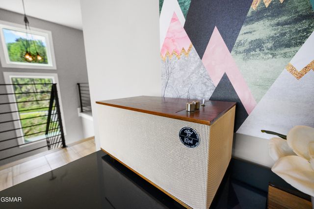 732 Beanstalk Road, Gatlinburg, TN 37738